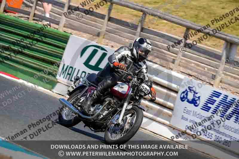 Vintage motorcycle club;eventdigitalimages;mallory park;mallory park trackday photographs;no limits trackdays;peter wileman photography;trackday digital images;trackday photos;vmcc festival 1000 bikes photographs